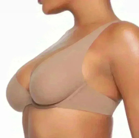 Skims Fits Everybody High Apex Bra - Picture 3 of 8